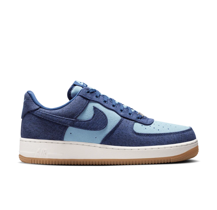 Nike Navy & Light Blue Low-Top Sneakers with Gum Sole