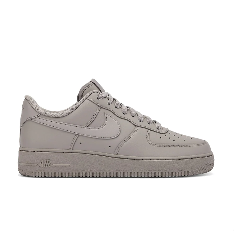 Nike Low-Top Sneakers – Monochrome Taupe