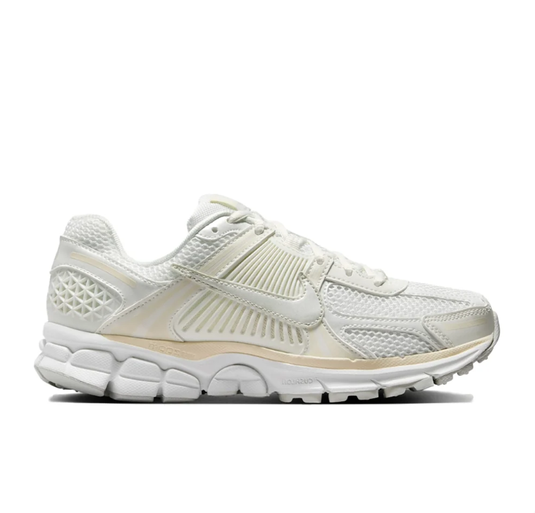 Nike White & Cream Mesh Low-Top Sneakers