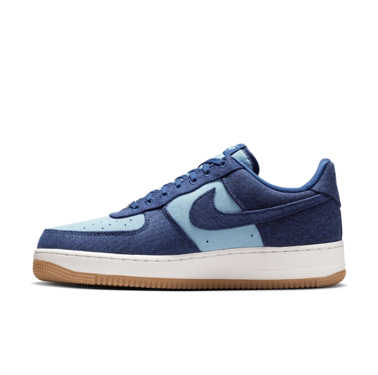 Nike Navy & Light Blue Low-Top Sneakers with Gum Sole