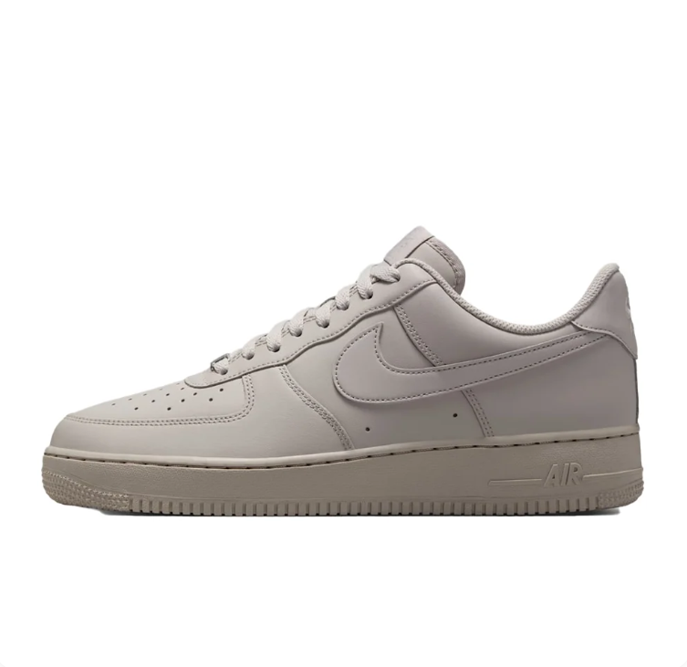 Nike Low-Top Sneakers – Monochrome Taupe