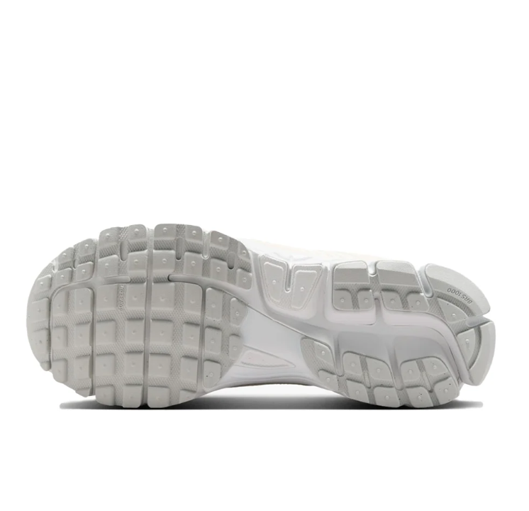 Nike White & Cream Mesh Low-Top Sneakers