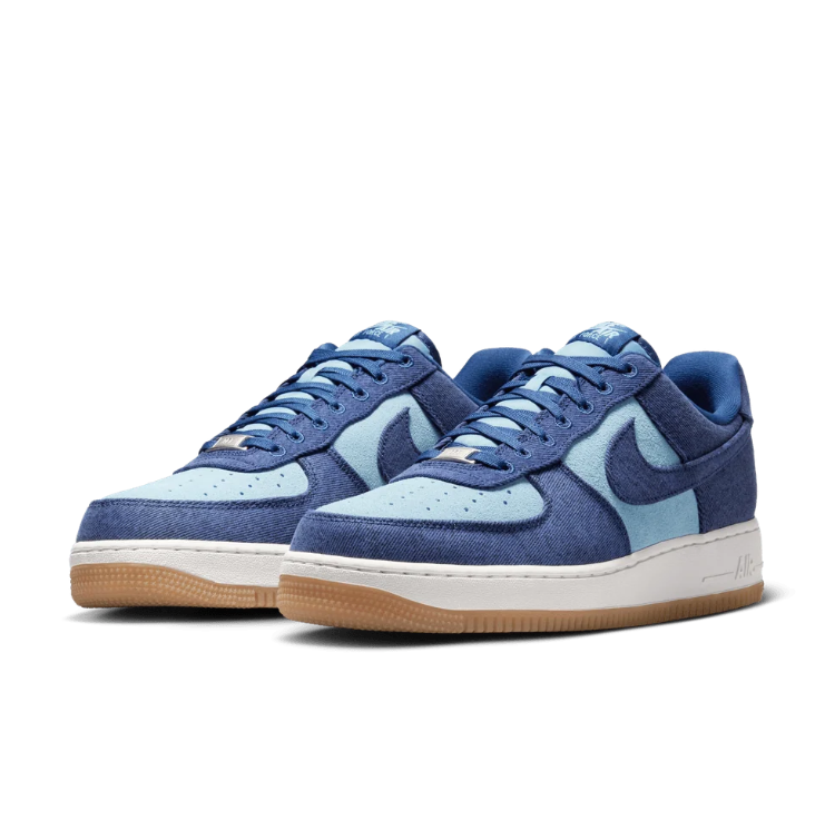 Nike Navy & Light Blue Low-Top Sneakers with Gum Sole