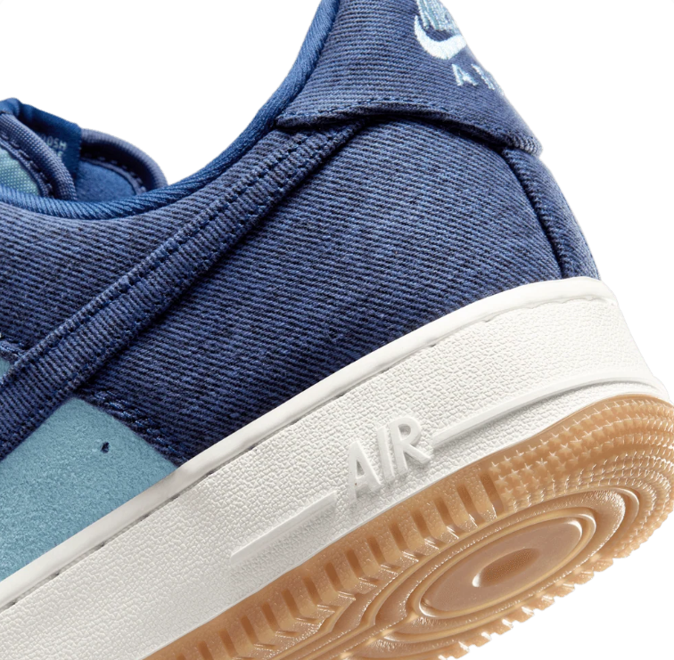 Nike Navy & Light Blue Low-Top Sneakers with Gum Sole