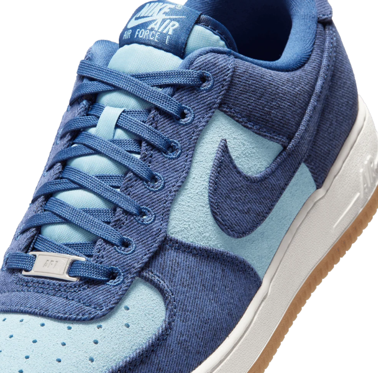 Nike Navy & Light Blue Low-Top Sneakers with Gum Sole