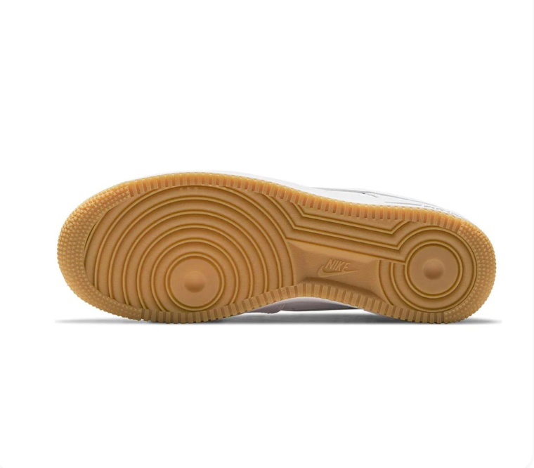 Nike White & Gum Low-Top Sneakers
