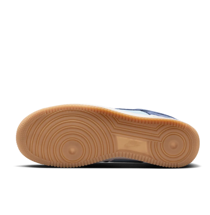 Nike Navy & Light Blue Low-Top Sneakers with Gum Sole
